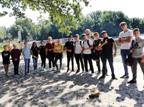 Schwimmer der OHS, Gruppenbild am Wasser