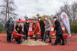 Spatenstich neuer Bolzplatz, Martin Hikel, Karin Korte, Björn Böhning