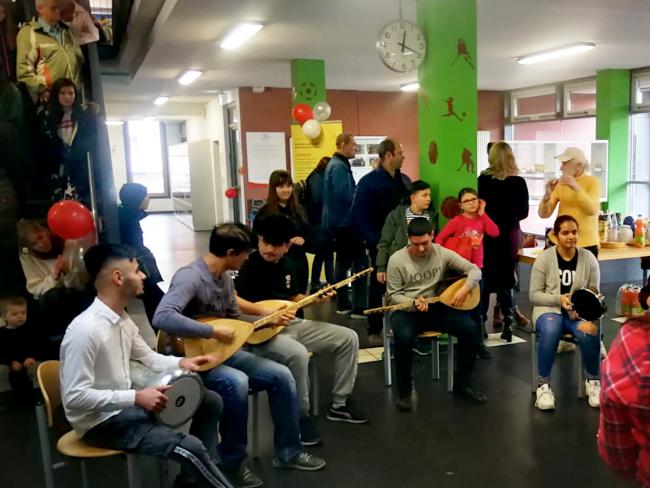 Baglamagruppe im Foyer