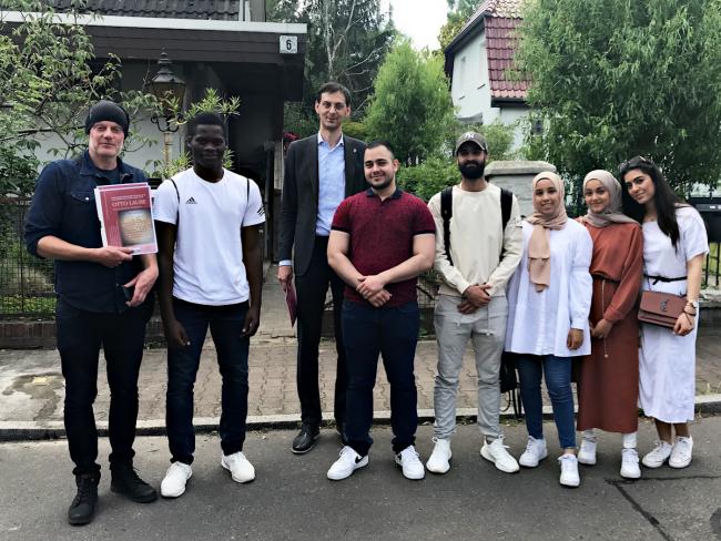 Gruppenbild mit Bürgermeister Hikel